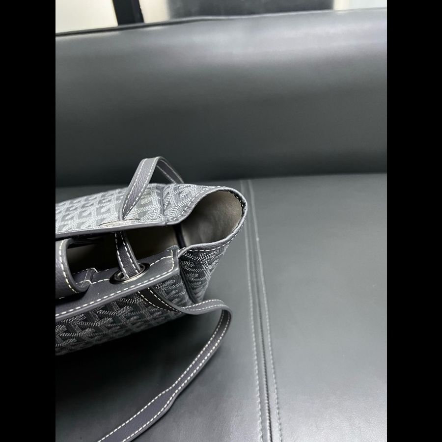 Goyard rouette
灰色托特包-20