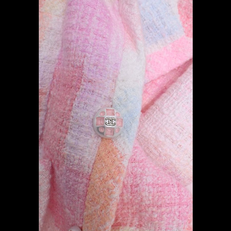Chanel 23S秀款粉色马赛克粗花呢两口袋上衣外套-14