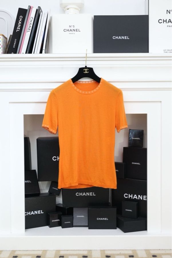 Chanel橘色羊绒针织短袖上衣-0