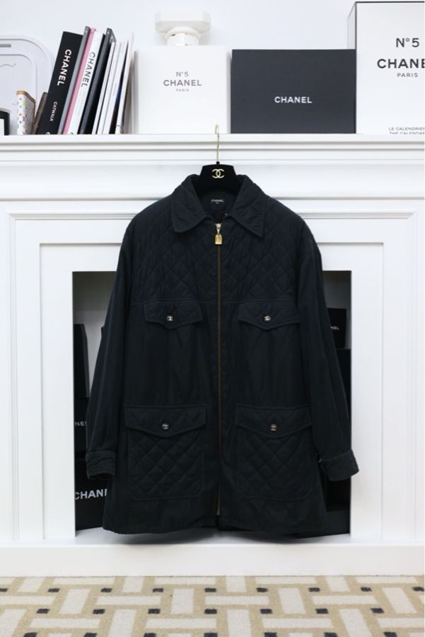 Chanel拉链款cc logo金扣四口袋外套黑色菱格纹口袋长棉服-0