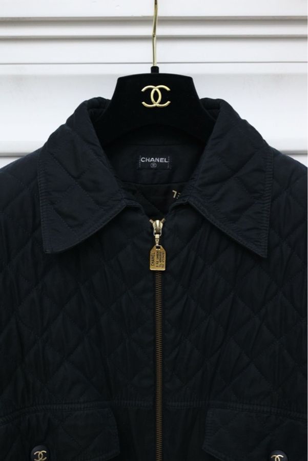 Chanel拉链款cc logo金扣四口袋外套黑色菱格纹口袋长棉服-6