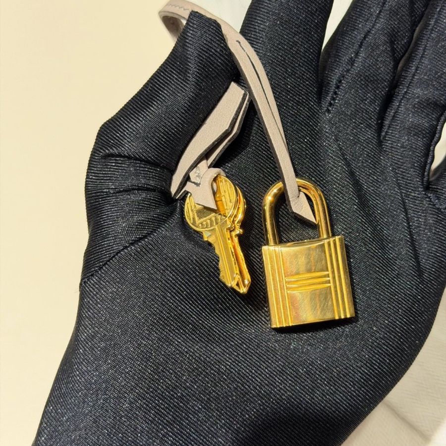 全新帶膜🩶✨#愛馬仕 #銀河灰金扣 #birkin25鉑金包bk25 #swift皮 #鎖鑰匙防塵袋雨衣-5