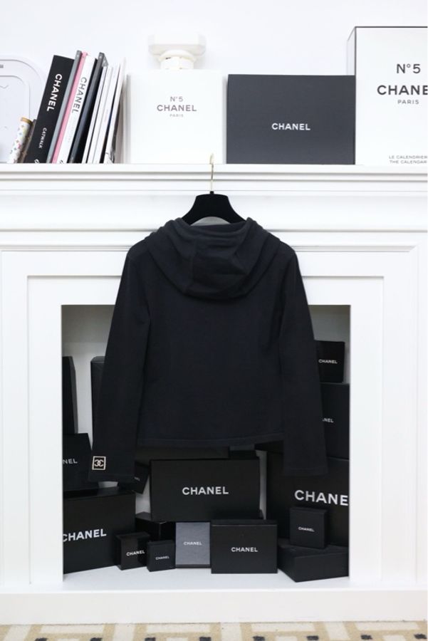 Chanel 03年运动方标系列黑色运动系列拉链外套-1