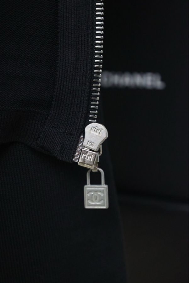 Chanel 03年运动方标系列黑色运动系列拉链外套-8