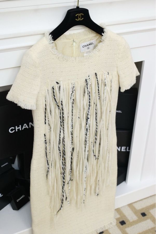 Chanel 10年秋冬系列秀款米黄色羊毛圆领流苏短袖连衣裙-2