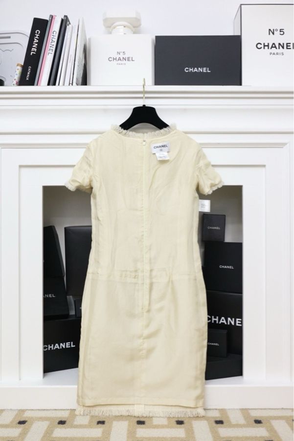 Chanel 10年秋冬系列秀款米黄色羊毛圆领流苏短袖连衣裙-4