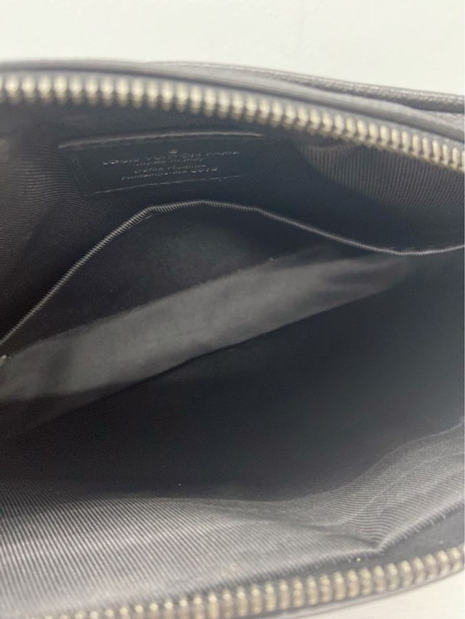 LV路易威登 OUTDOOR黑色全皮男士斜挎包郵差包 尺寸26*20*9-5