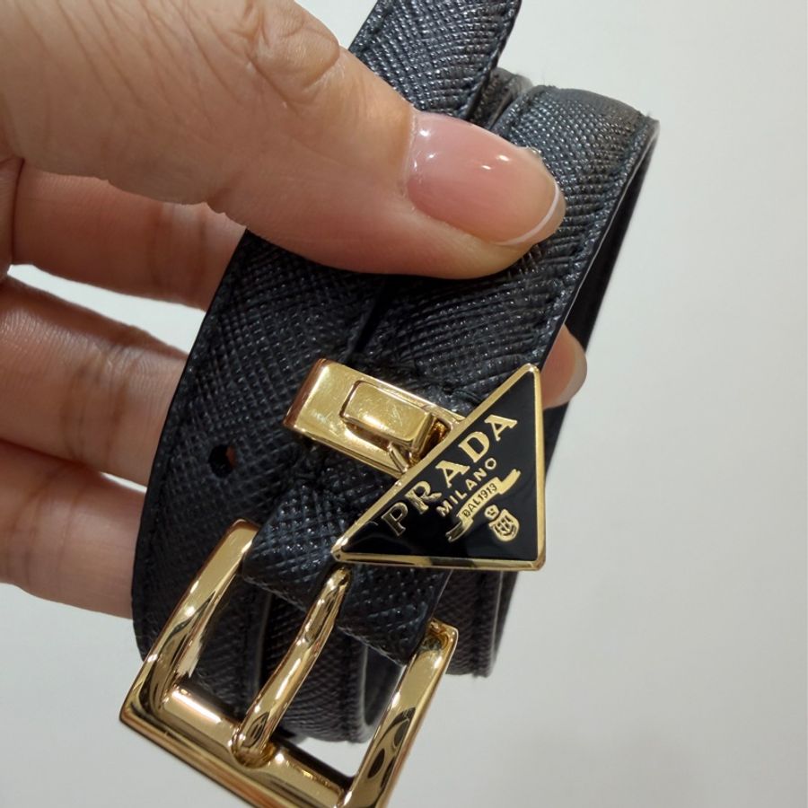 PRADA Saffiano 三角牌 黑色 綴飾 金釦 防刮牛皮細版 腰帶 皮帶-4