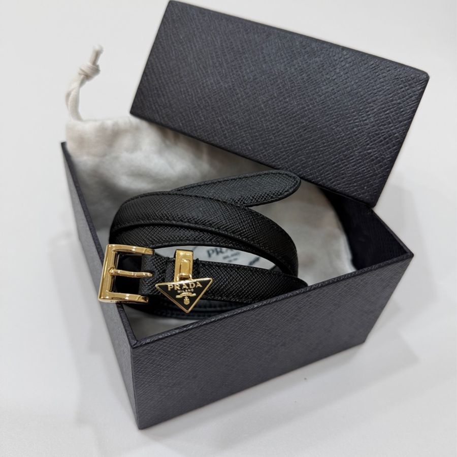 PRADA Saffiano 三角牌 黑色 綴飾 金釦 防刮牛皮細版 腰帶 皮帶-13