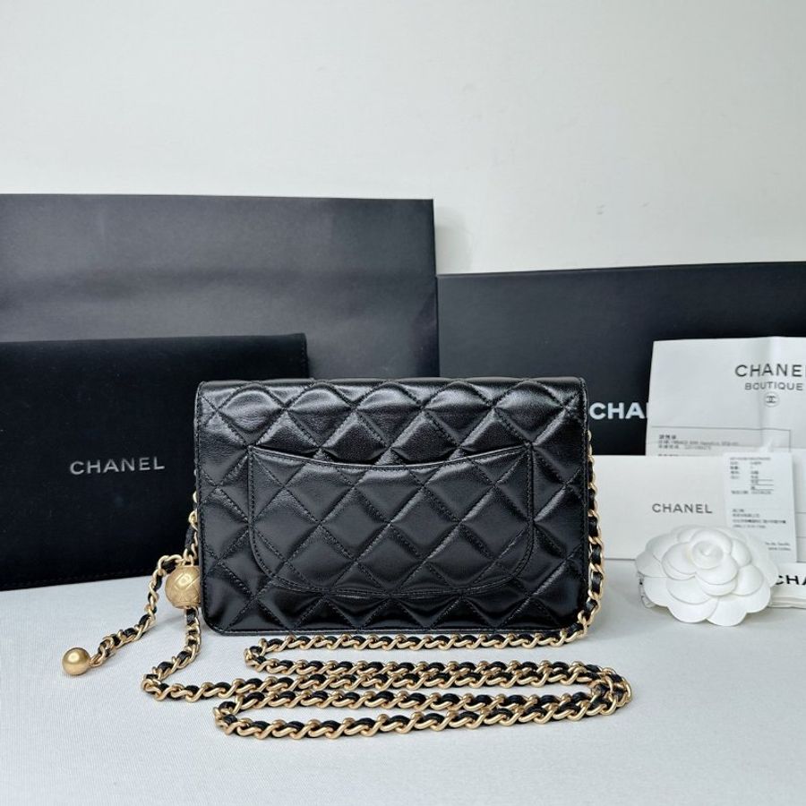 CHANEL 菱格小羊皮金球WOC鏈包-1
