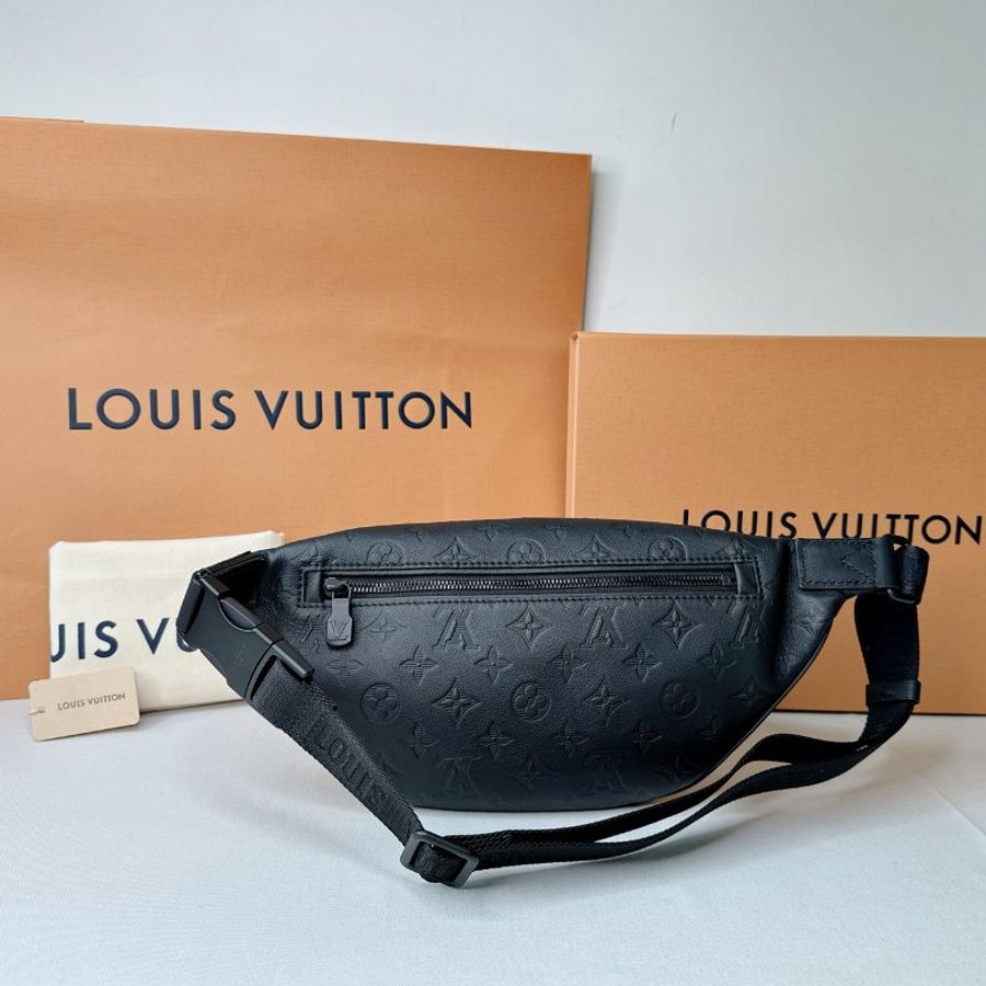 LV Discovery PM黑壓紋胸腰包-1