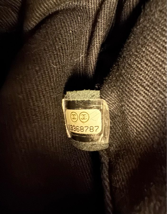 Chanel香奈兒經典必入款Chanel 2.55 Reissue 【225/226】黑金復古油蠟牛皮方釦鏈條包 (包況良好、保值與實用)-28