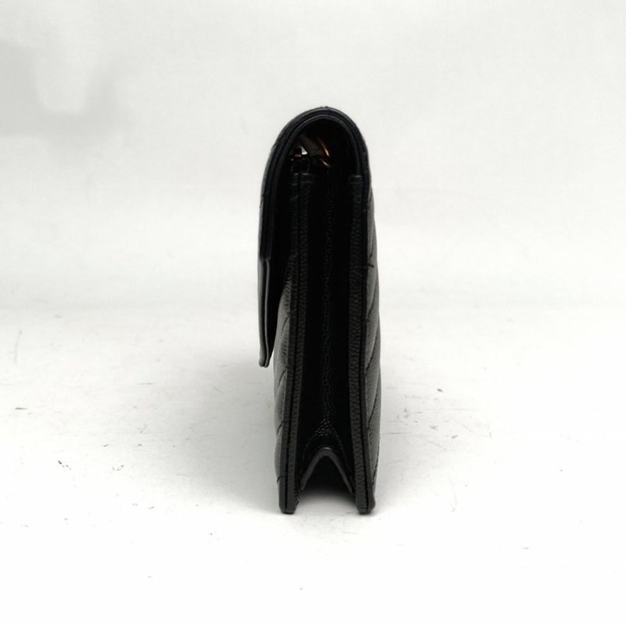 SAINT LAURENT CASSANDRA信封腋下包Woc黑色牛皮革金扣V紋肩背包-1