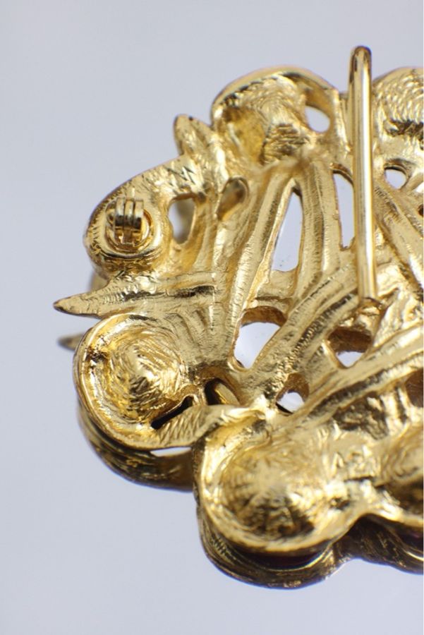 YSL素金红色琉璃水钻胸针-7