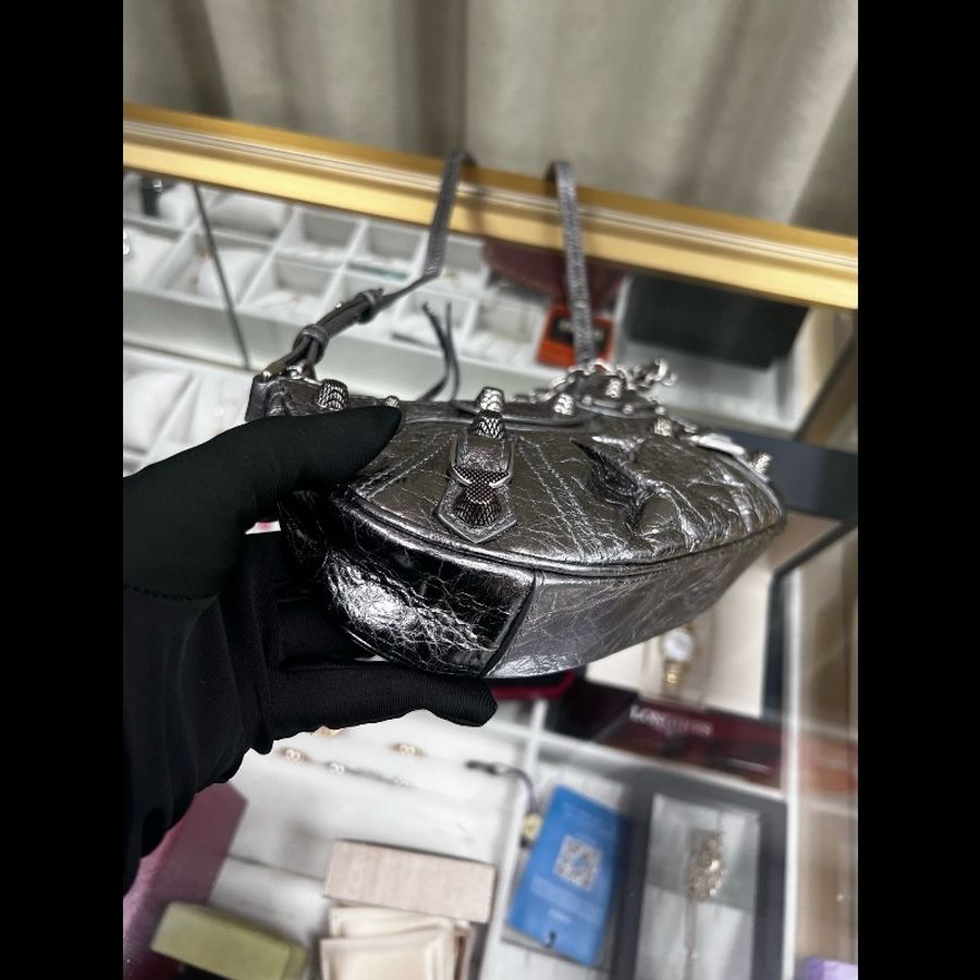 Balenciaga mini Le Cagole-8