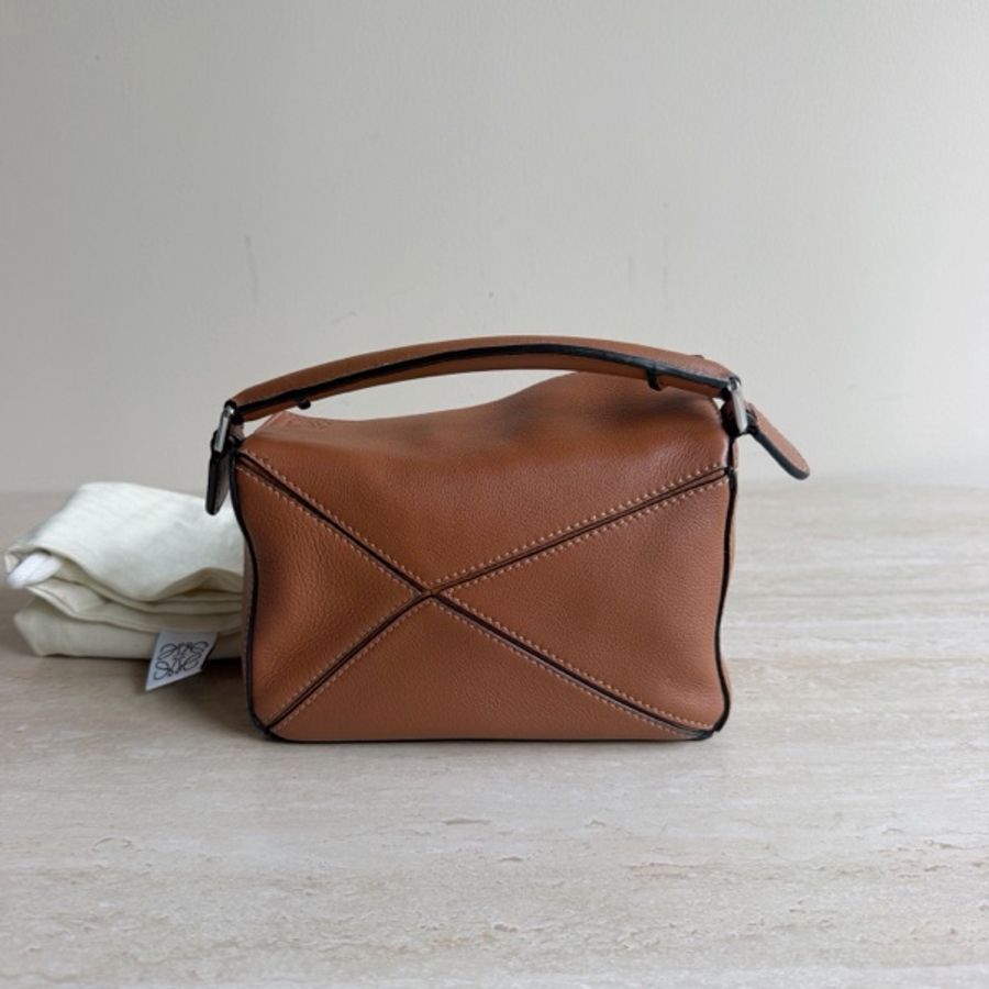 Loewe 羅意威mini puzzle焦糖色幾何包 底長18cm-8