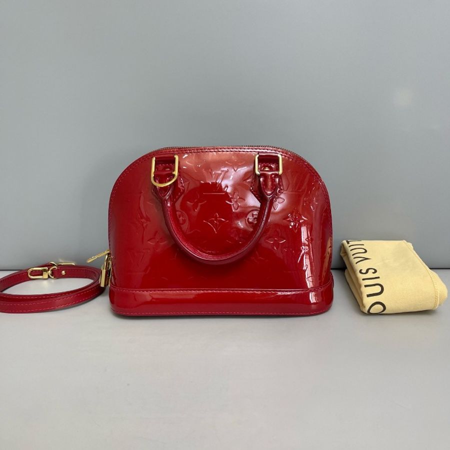 Louis Vuitton Alma bb 紅色漆皮壓花貝殼包-1