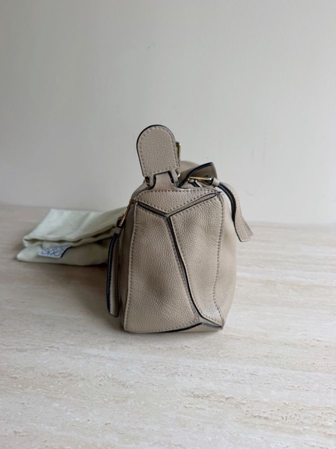 Loewe羅意威Puzzle小號沙色牛皮斜挎包 底長24cm-2