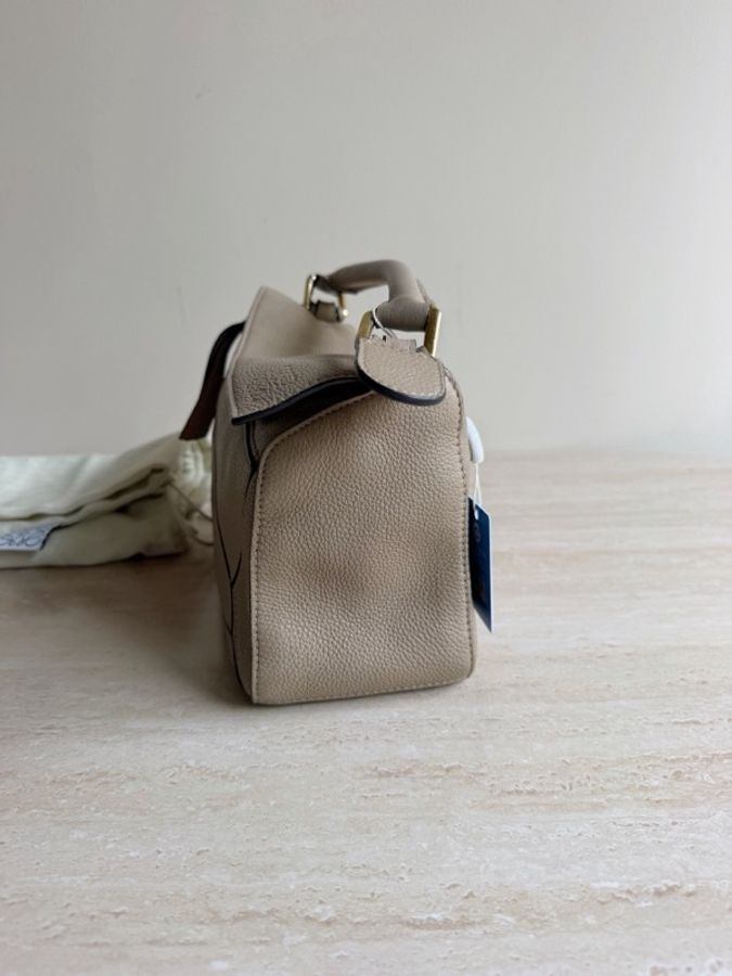 Loewe羅意威Puzzle小號沙色牛皮斜挎包 底長24cm-3