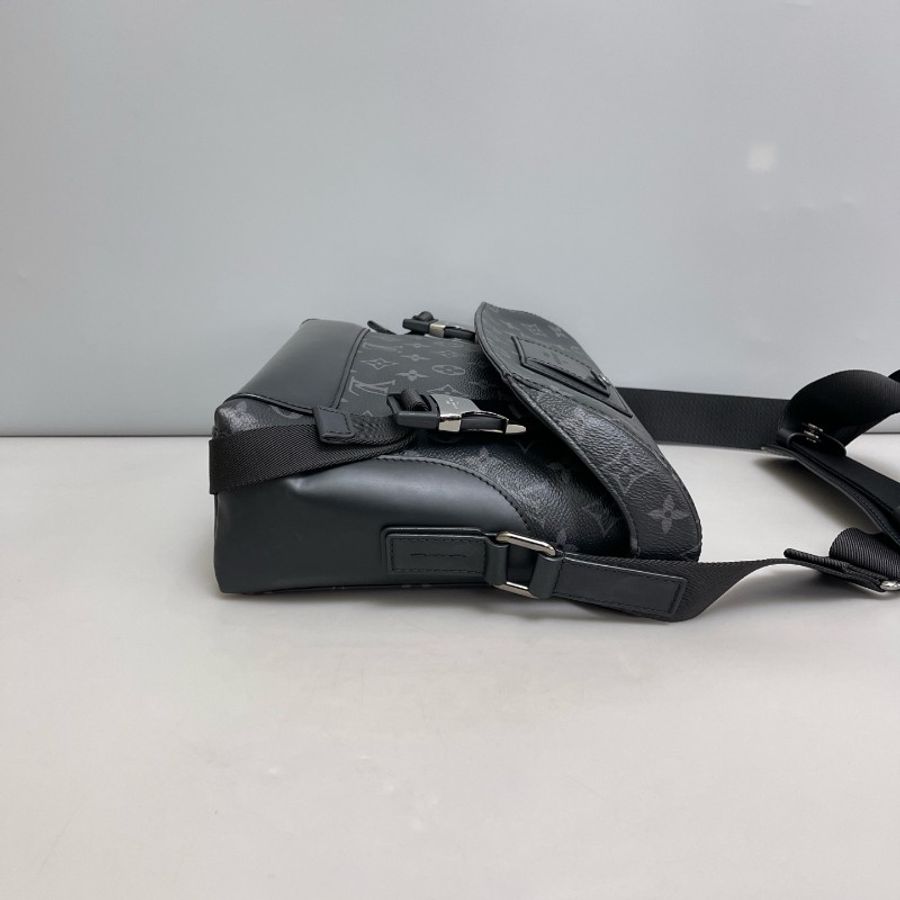Louis Vuitton Voyager 黑武士老花郵差包 單肩斜挎包-2