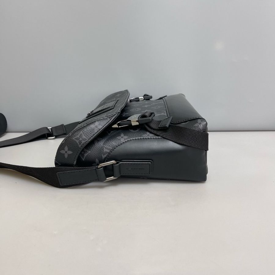 Louis Vuitton Voyager 黑武士老花郵差包 單肩斜挎包-3