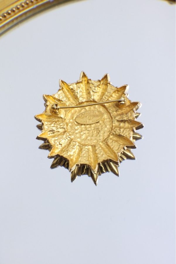 Chanel素金老鹰圆形胸针-1