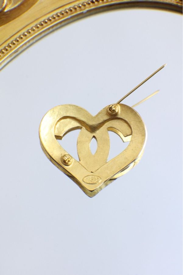 Chanel 95年素金爱心cc胸针-9