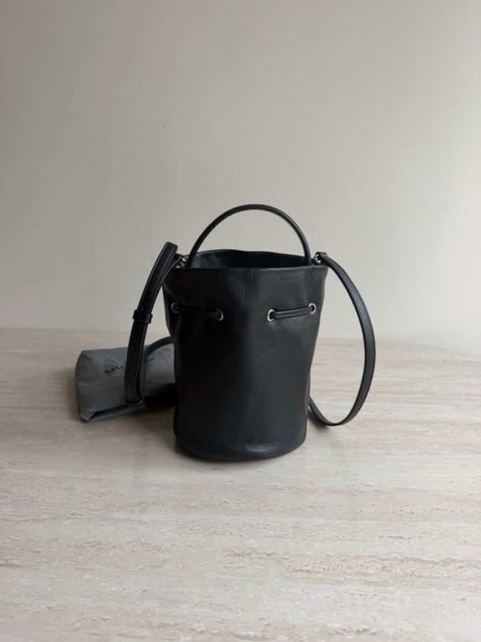 Balenciaga巴黎世家黑色牛皮水桶包 底長15-1