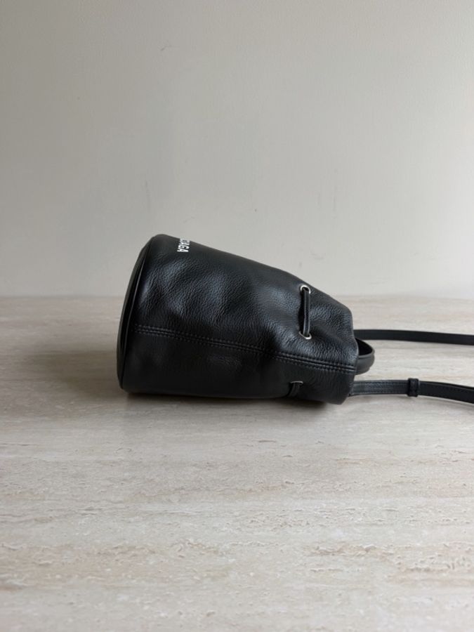 Balenciaga巴黎世家黑色牛皮水桶包 底長15-3