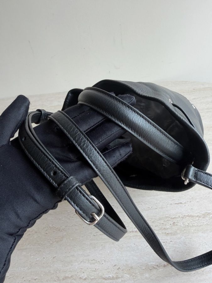 Balenciaga巴黎世家黑色牛皮水桶包 底長15-6