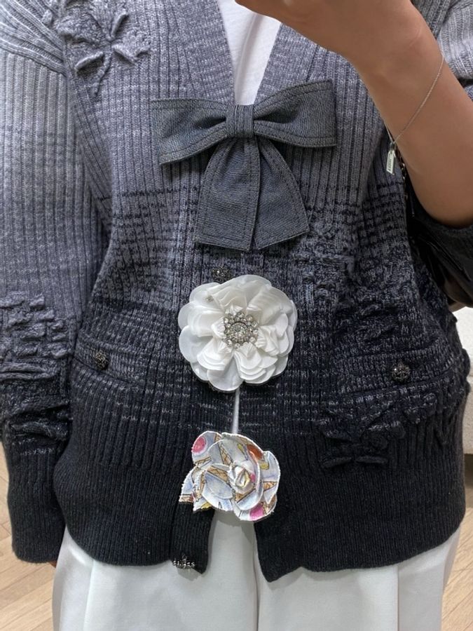 Chanel黑白条纹蝴蝶结胸针-8