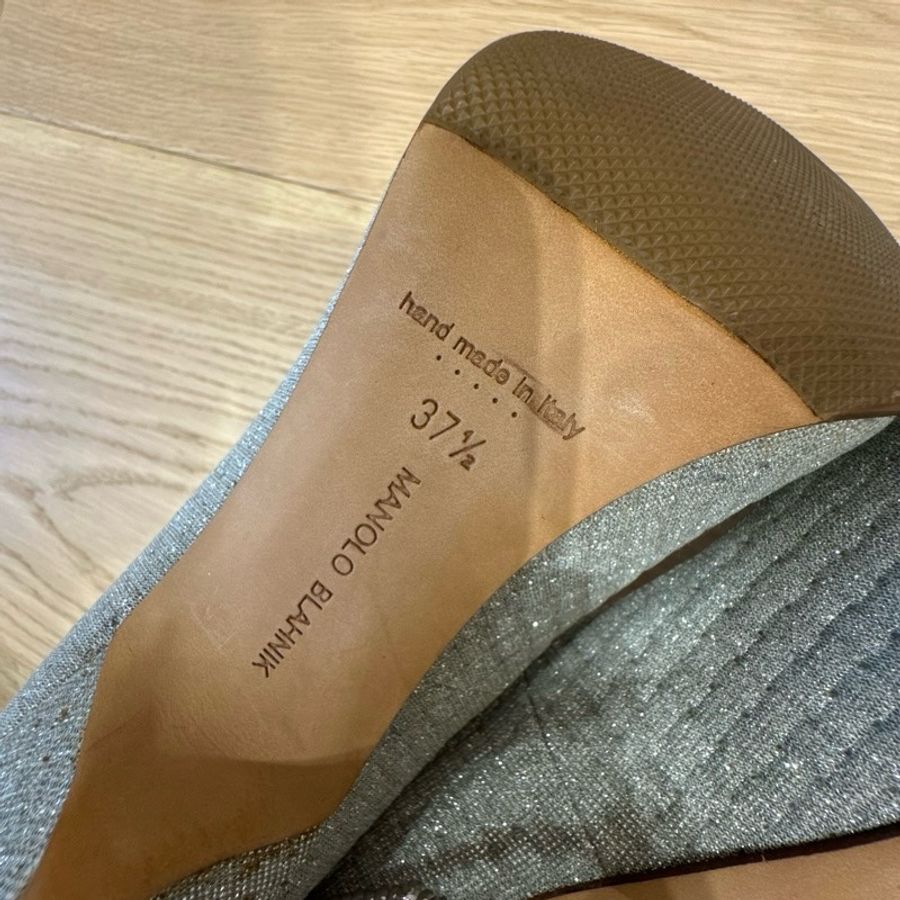Manolo Blahnik經典款銀色高跟鞋-9