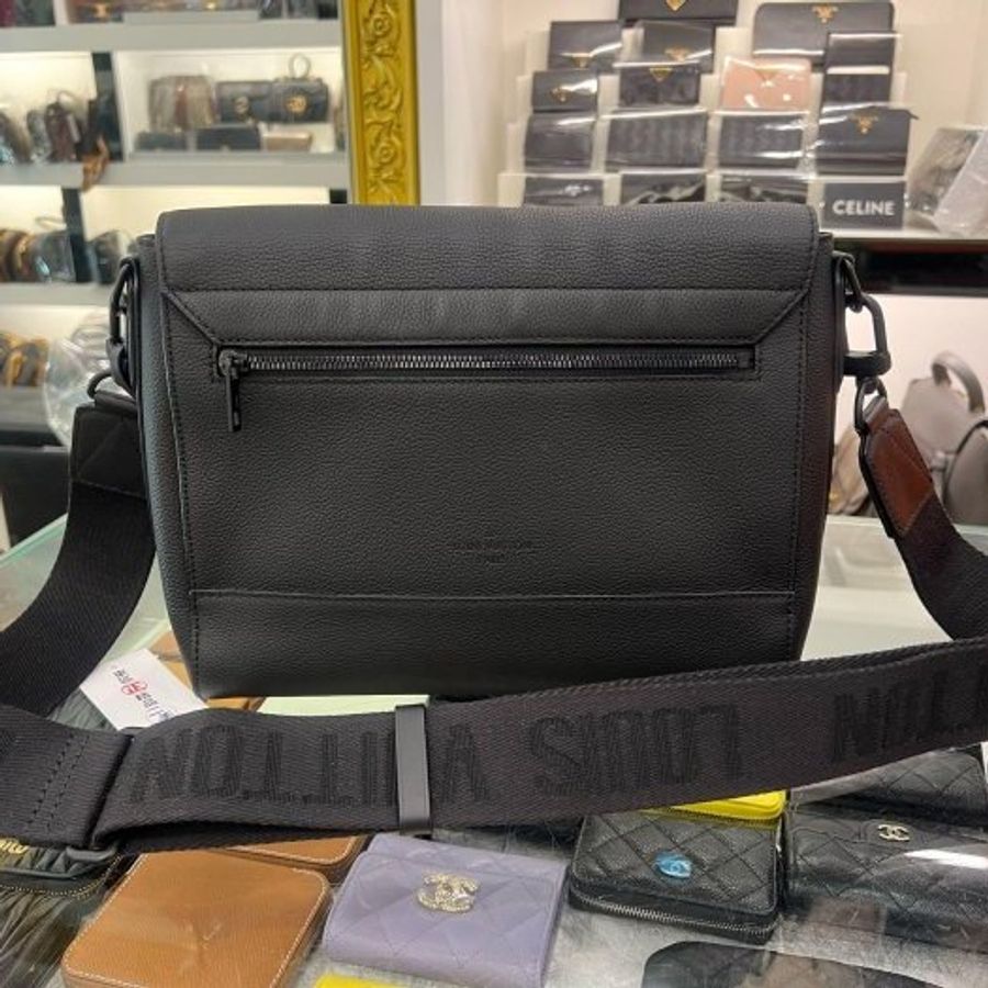 東區正精品㊣LV Takeoff M57080 黑色牛皮黑字方型吸釦式翻蓋肩背包斜背包男包 RZ6551-3