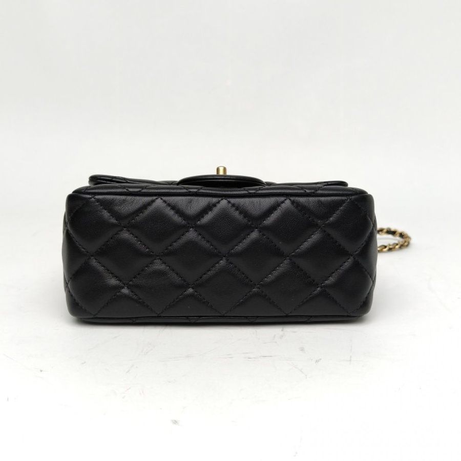 CHANEL CF口蓋包方胖子黑色羊皮革30開金扣金球調節扣肩背包-4
