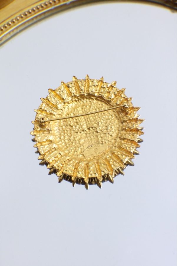 Chanel素金小狗胸针-1