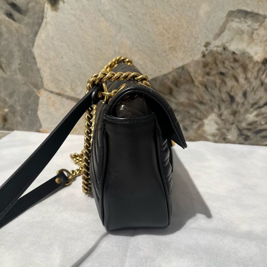 Gucci 黑牛皮金釦Marmont 掀蓋包26cm-2