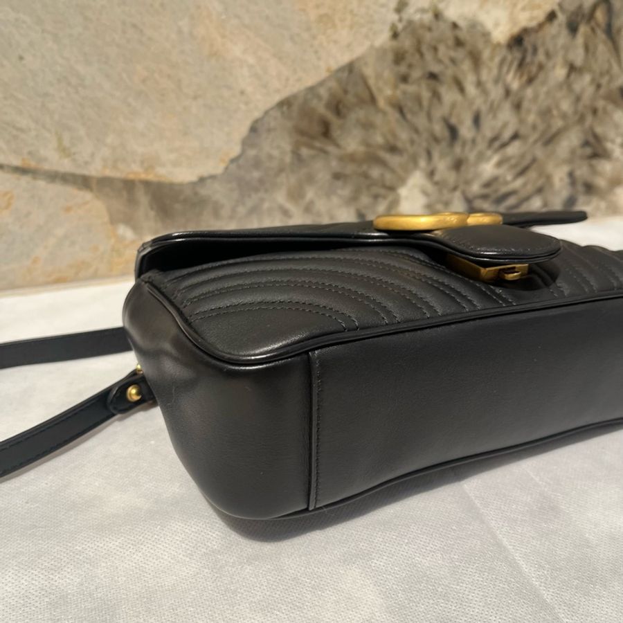 Gucci 黑牛皮金釦Marmont 掀蓋包26cm-5