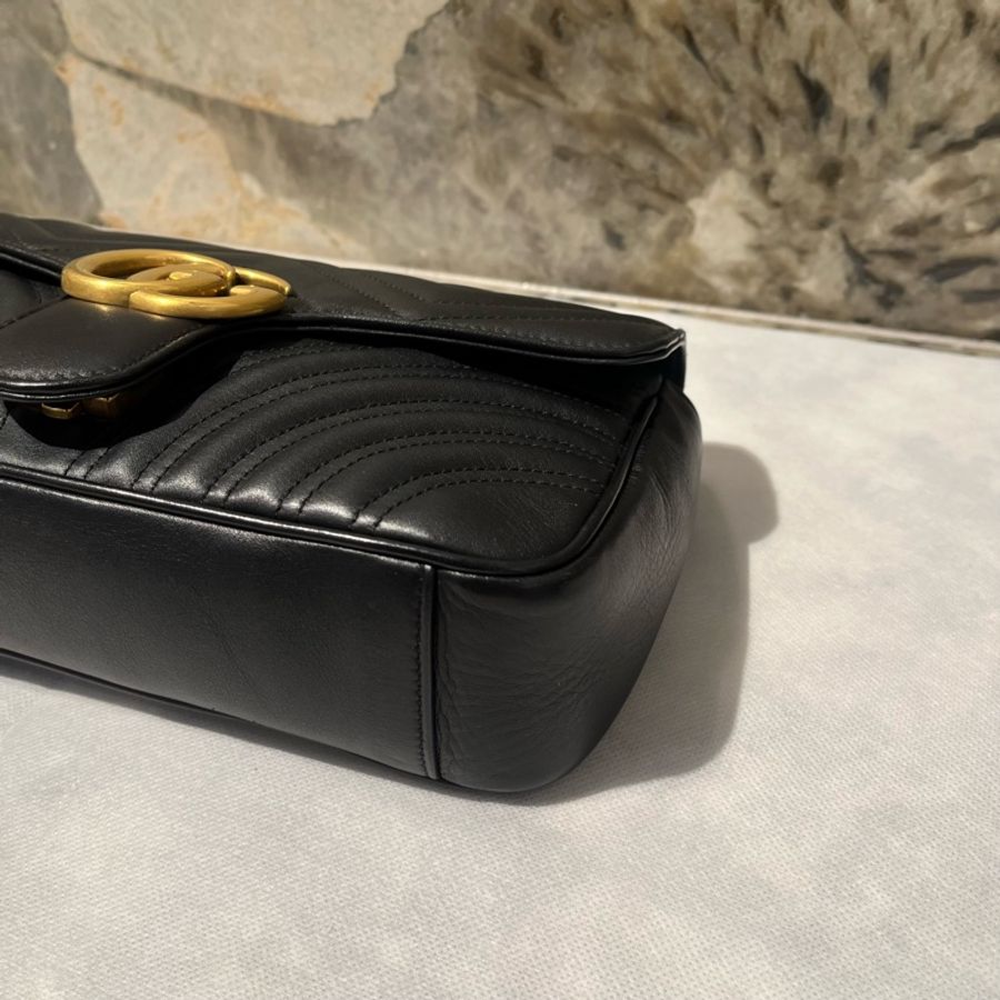 Gucci 黑牛皮金釦Marmont 掀蓋包26cm-6