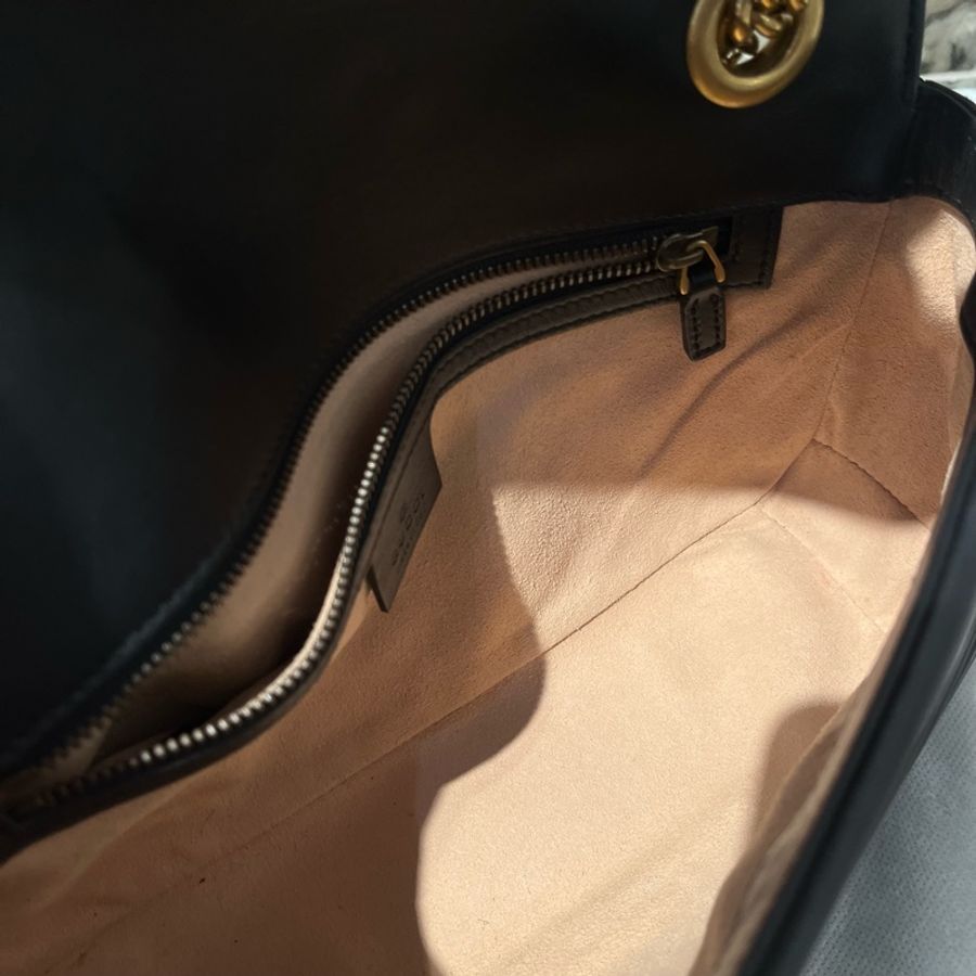 Gucci 黑牛皮金釦Marmont 掀蓋包26cm-7