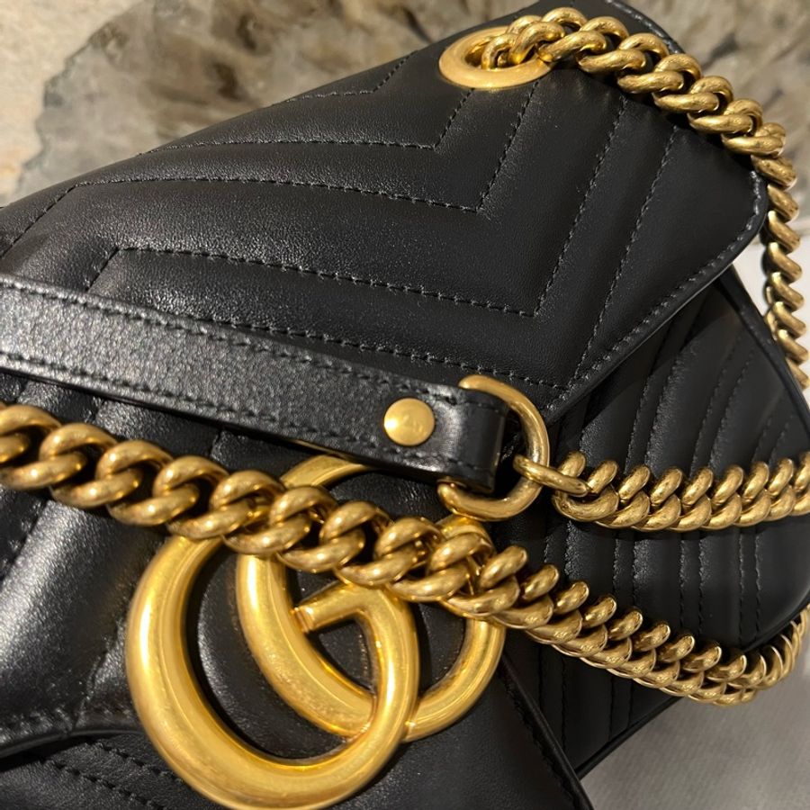 Gucci 黑牛皮金釦Marmont 掀蓋包26cm-8