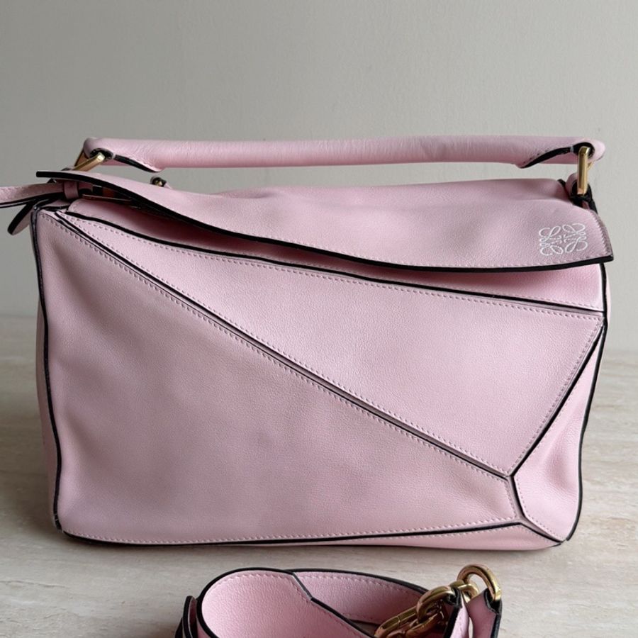 Loewe羅意威 Puzzle櫻花粉中號 底長29cm-0