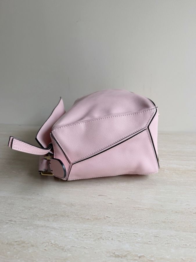 Loewe羅意威 Puzzle櫻花粉中號 底長29cm-3