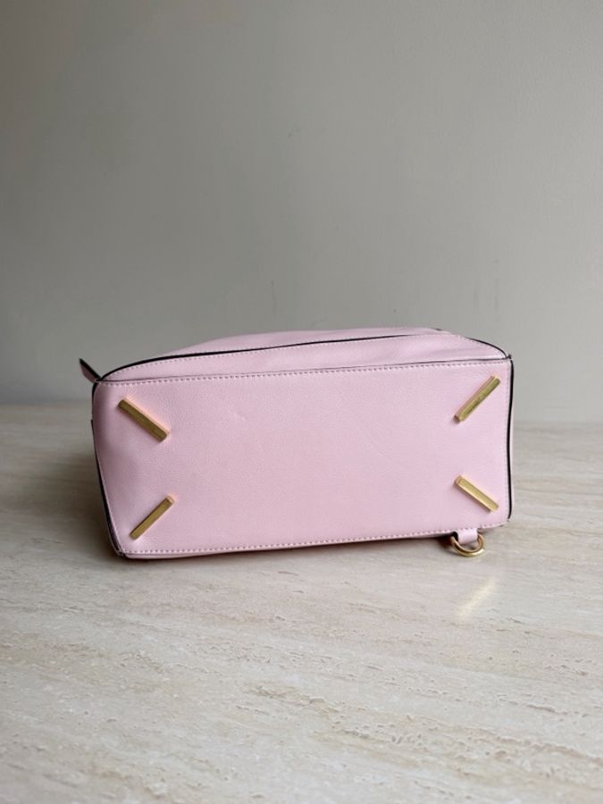 Loewe羅意威 Puzzle櫻花粉中號 底長29cm-5