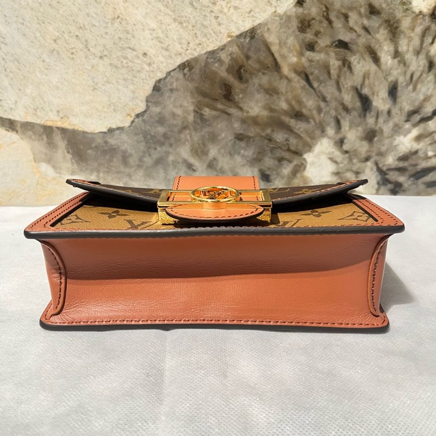 Louis Vuitton 字花 Dauphine WOC-4