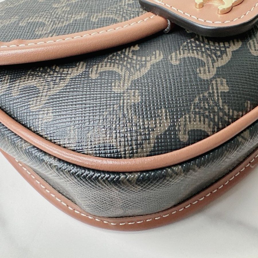CELINE 全新Triomphe迷你馬鞍包-7