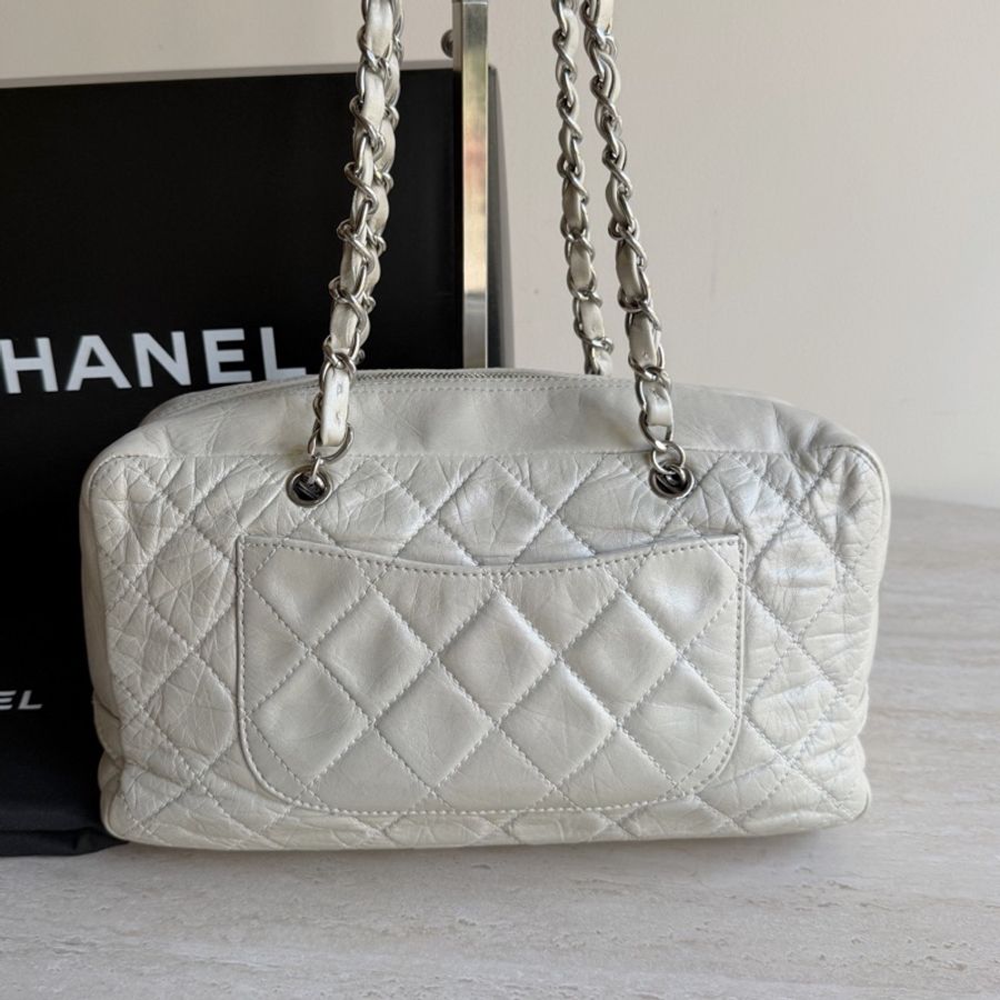 Chanel香奈兒康鵬系灰白色枕頭包+11開 底長27-1