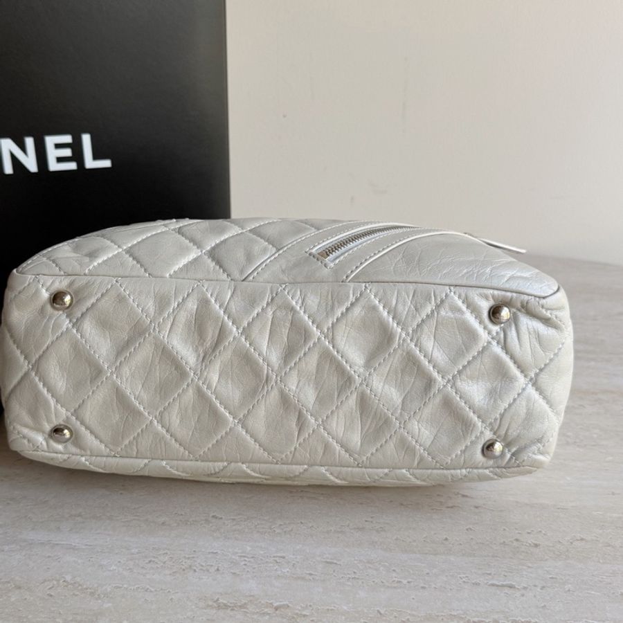 Chanel香奈兒康鵬系灰白色枕頭包+11開 底長27-2