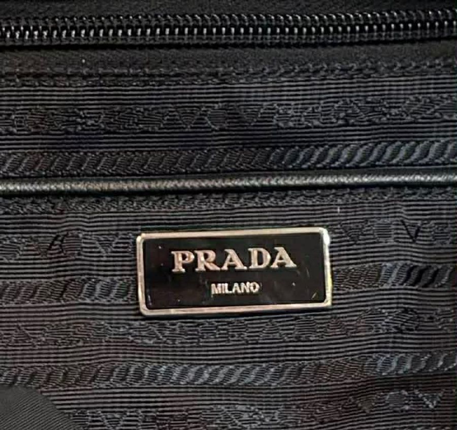 PRADA Robot 黑色尼龍雙口袋後背包-17