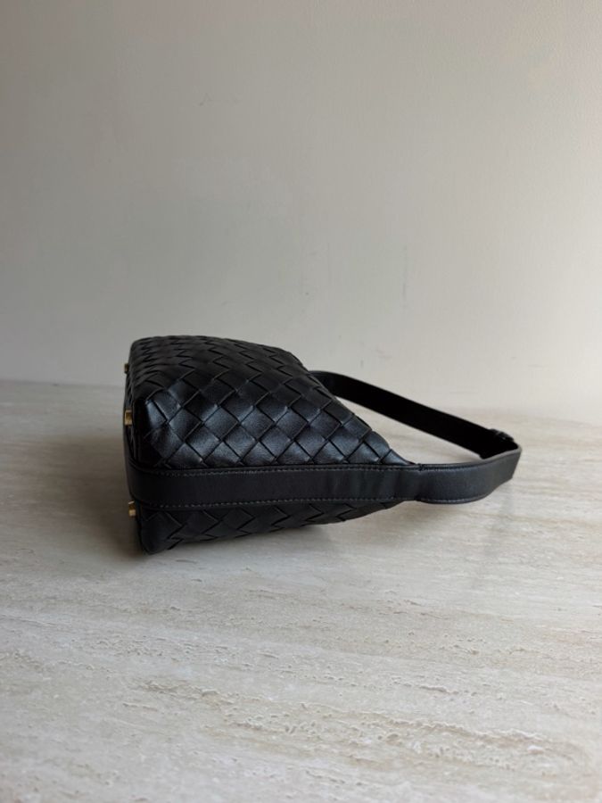 Bottega Veneta葆蝶家bv Wallace黑色編織飯盒包 尺寸20×13×9.5-3