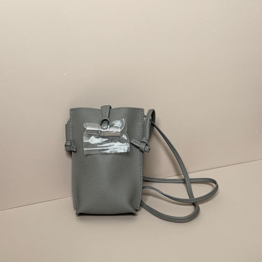 Longchamp 斑鳩灰牛皮手機斜背包-0